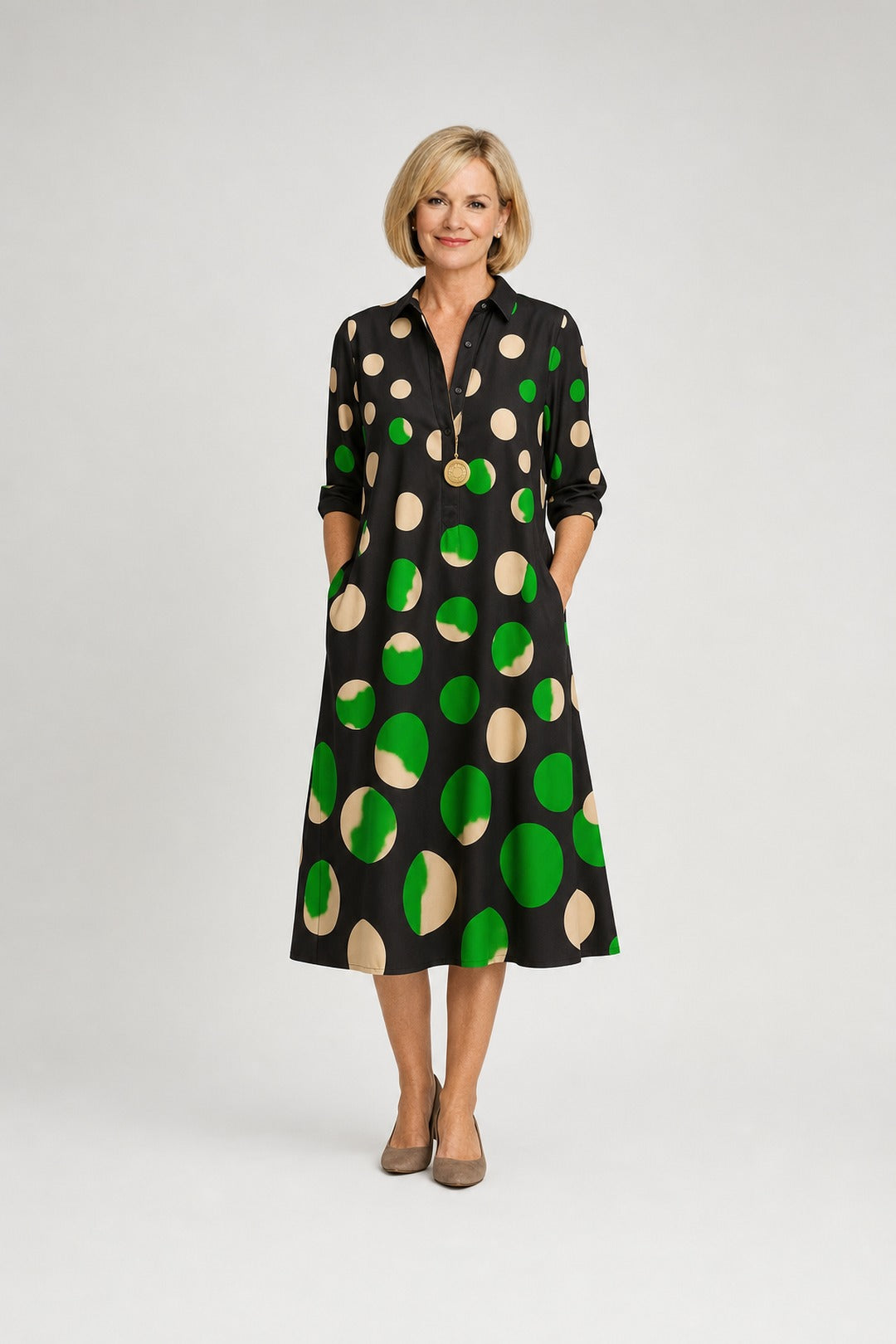 Naire | Relaxed Midi Dress – Black and Green (front)